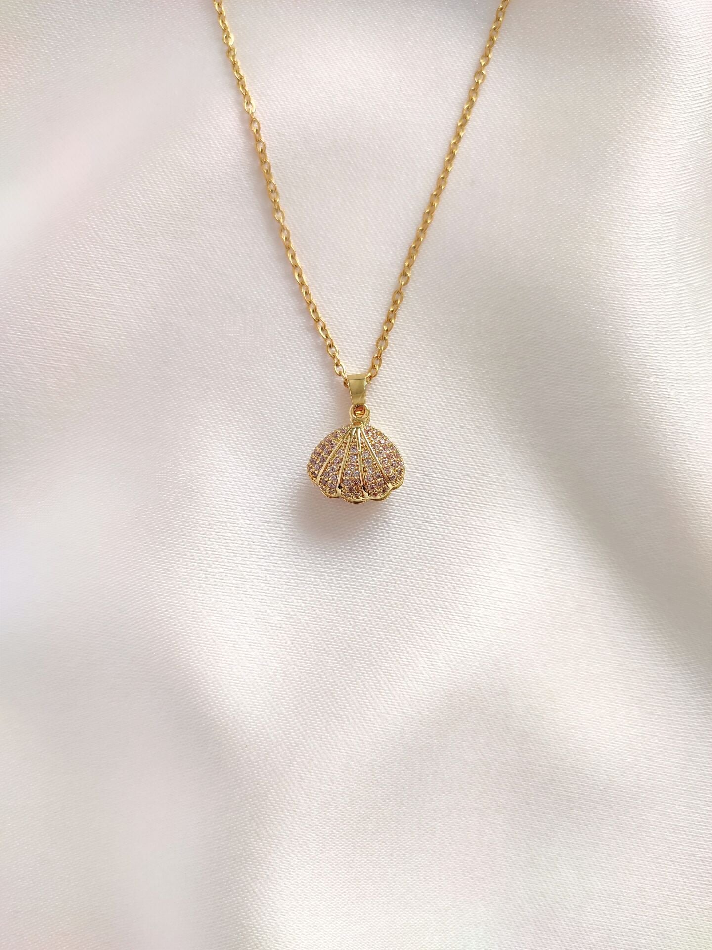 Shell with Pearl Necklace