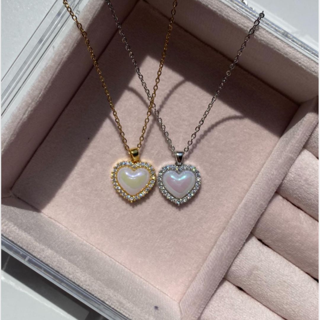 Heart with Holographic Pearl Necklace