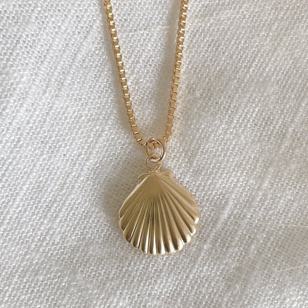 Gold deals shell necklace